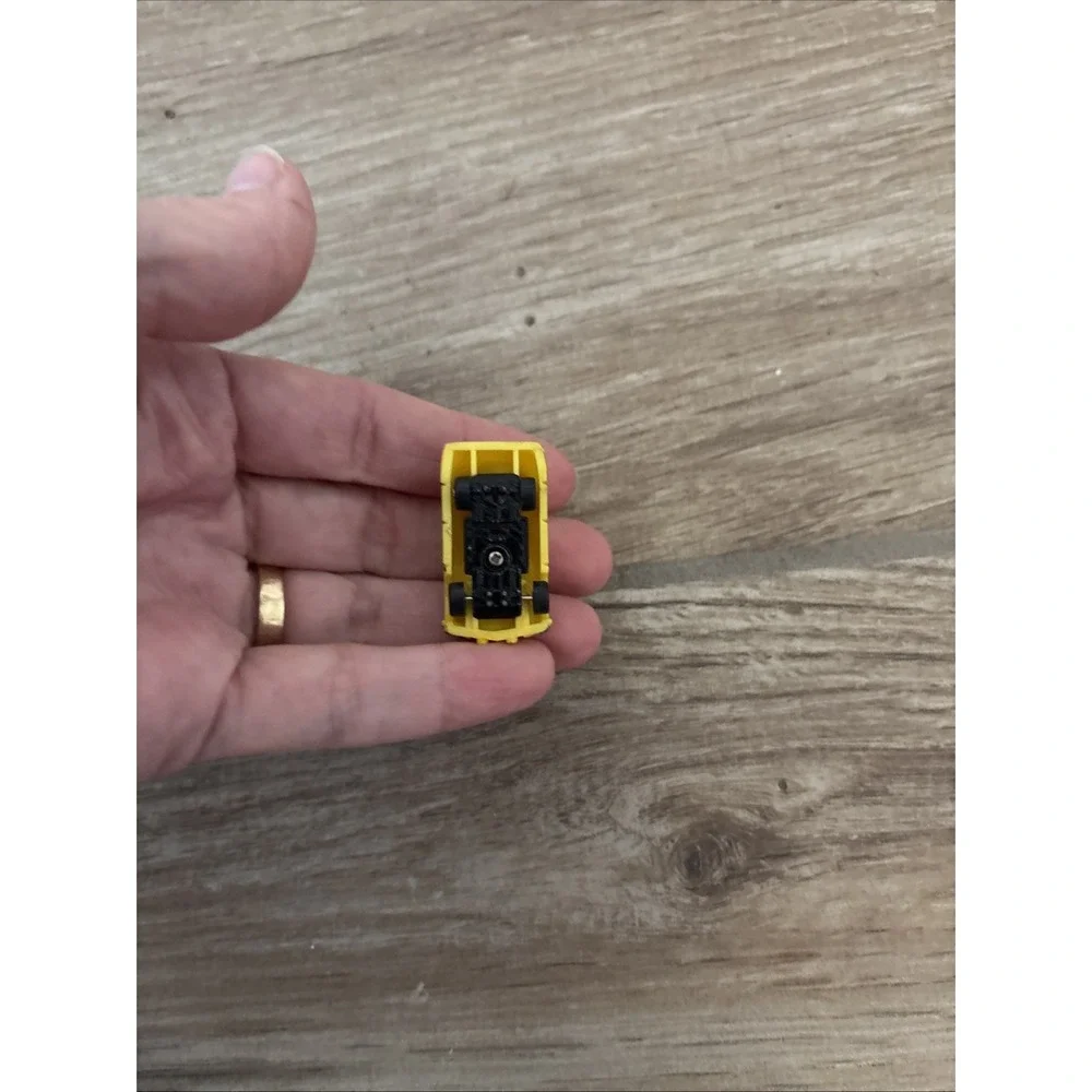 Vintage 1989 Funrise Micro Machines‎ Back To The Future II Yellow Luxor Cab Taxi